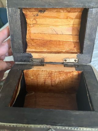 Cofre marroquí  madera , metal y piedras naturales