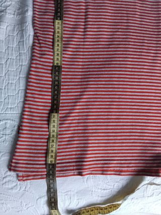 Polo Levis rayas rojas y blancas