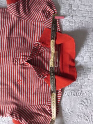 Polo Levis rayas rojas y blancas
