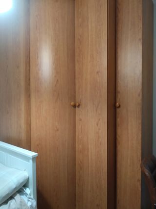 Armario ropero madera marrón