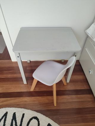 Escritorio infantil + silla