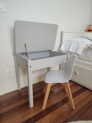 Escritorio infantil + silla