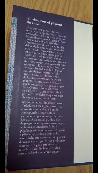 El niño con el pijama de rayas