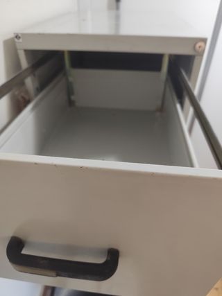 Cajonera metálica oficina o taller
