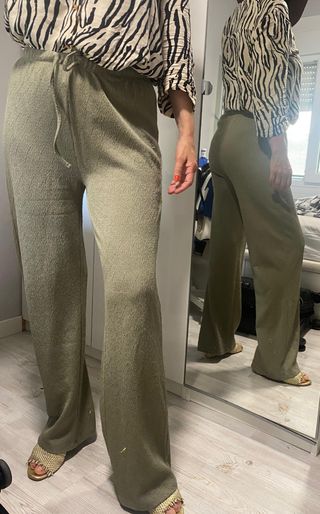 Pantalón ancho color verde oliva
