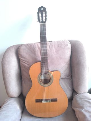 Guitarra Alhambra CTE clásica