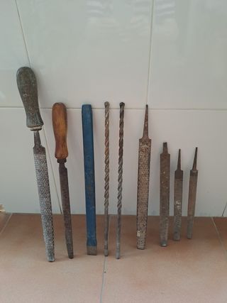 Juego de limas y brocas usadas