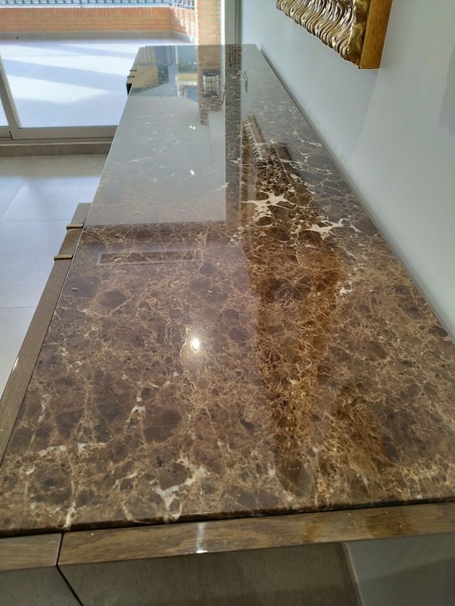 Aparador madera, mármol y metal dorado