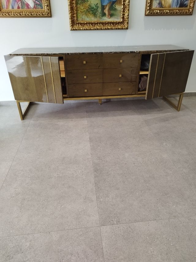 Aparador madera, mármol y metal dorado