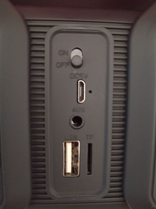 Altavoz inalámbrico portátil POTENTE