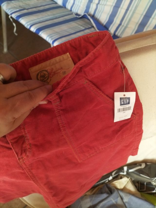 Falda pana roja Gap talla 10-M