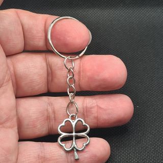 Portachiavi quadrifoglio: portafortuna idea regalo