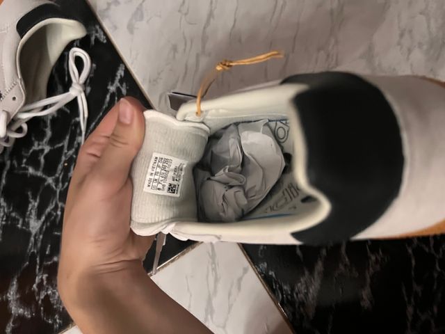 Zapatillas Adidas Spezial beige/grises y Negras