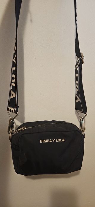 Bolso BIMBA Y LOLA negro
Con bolsa guardapolvo