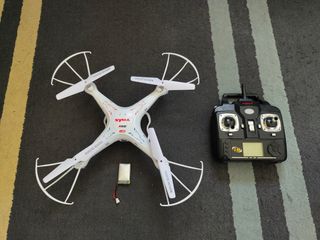 Dron con cámara Syma X5C.