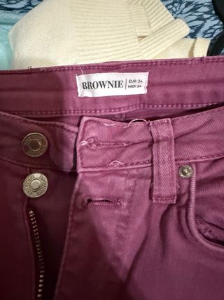 Pantalones Brownie rosa acampanados