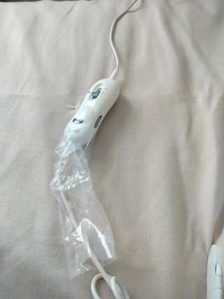 Manta eléctrica Imetec beige y marrón