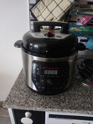 Olla GM multifuncional - en buen estado poco uso