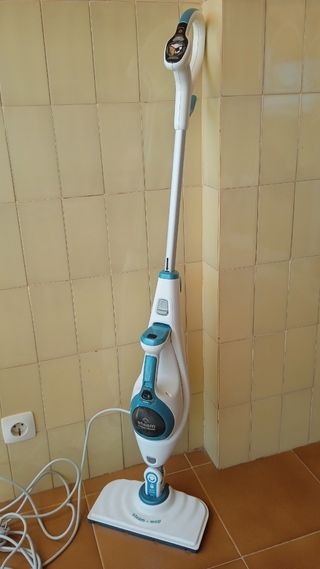 Fregasuelos Black+Decker impecable