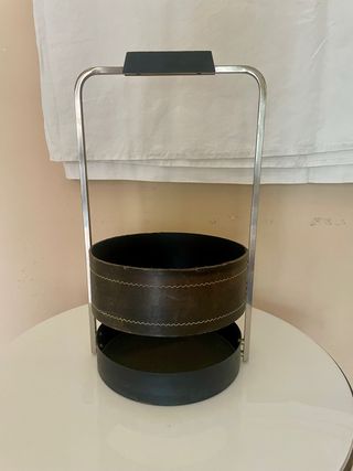 Botellero vintage metálico