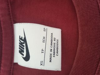 Camiseta Nike roja y blanca XS