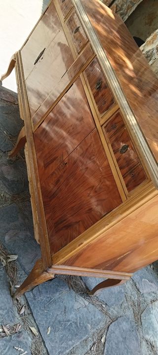 Aparador antiguo de madera