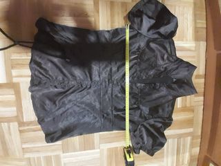 Blusa negra satinada