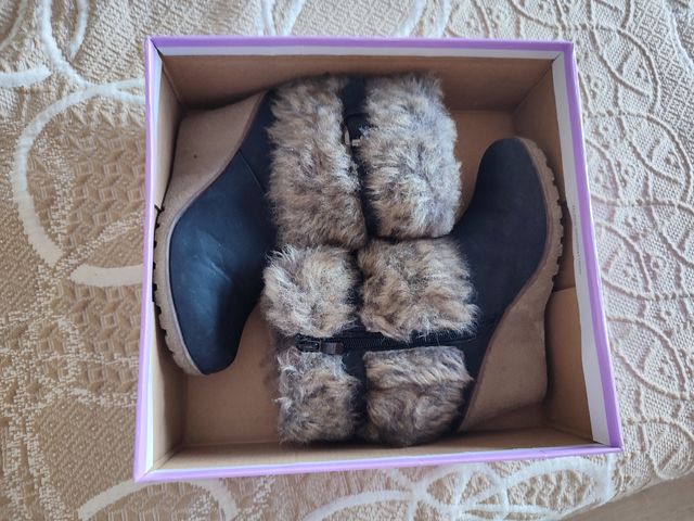 Botas negras talla 36 con pelo