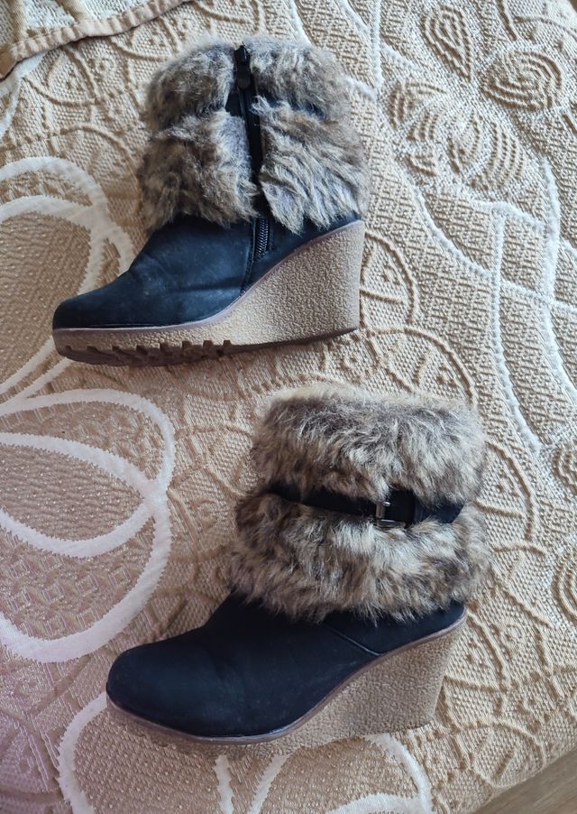Botas negras talla 36 con pelo