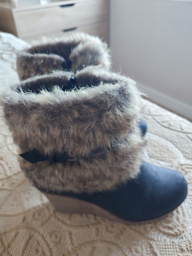 Botas negras talla 36 con pelo