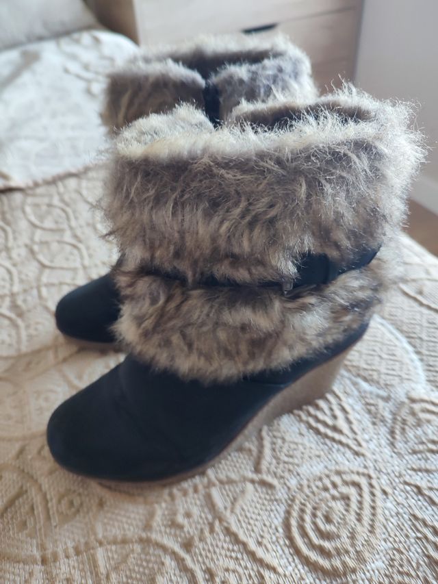 Botas negras talla 36 con pelo