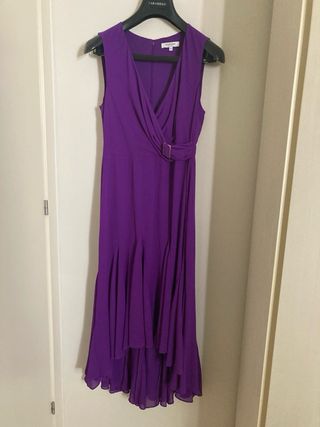 Vestido midi asimétrico morado