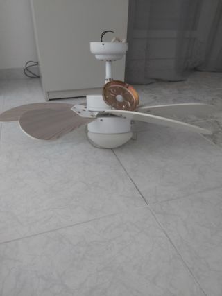 Ventilador techo blanco