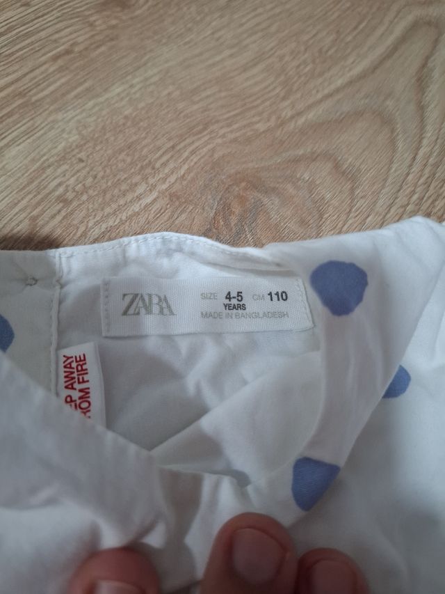 Blusa Zara lunares niña 4-5 años