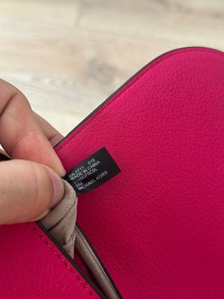 Bolso Michael Kors rosa bandolera