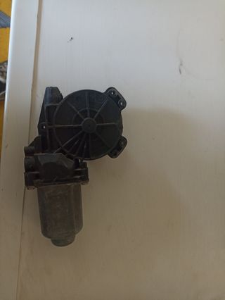 Motor elevalunas Renault Clio 3
