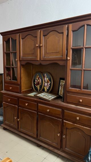 Mueble madera clásico