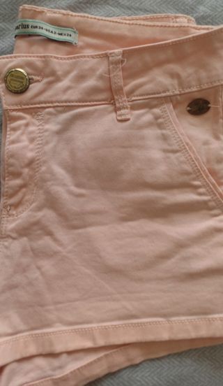 Shorts Stradivarius rosa claro talla XS