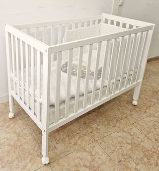 OFERTA Pack: Cuna, colchón y textil. Nuevo