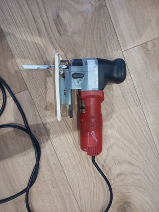Sierra caladora Milwaukee 710W