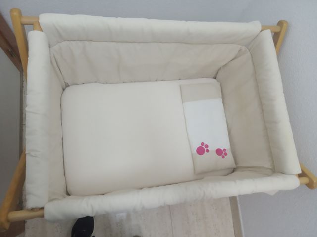 Minicuna + colchón + edredón y regalo silla ligera