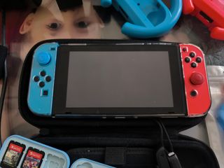 Nintendo Switch Azul/Rojo - Como Nueva