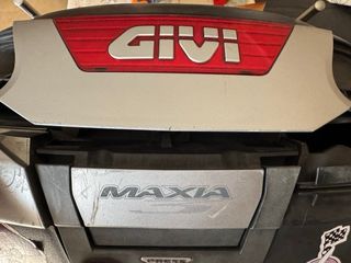 Catadióptrico frontal Maleta TopCase Maxia3