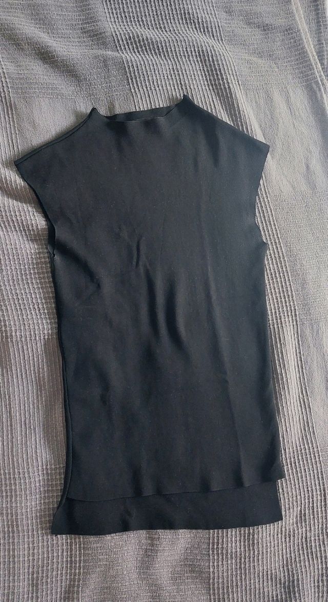 Camiseta negra Zara ajustada