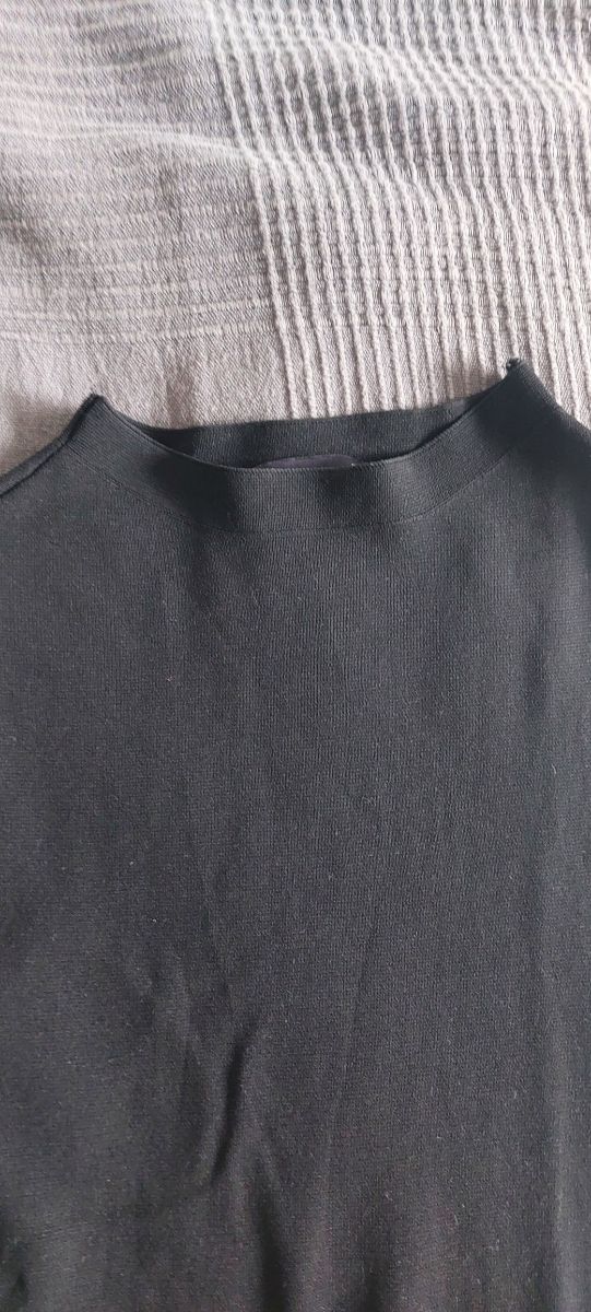 Camiseta negra Zara ajustada
