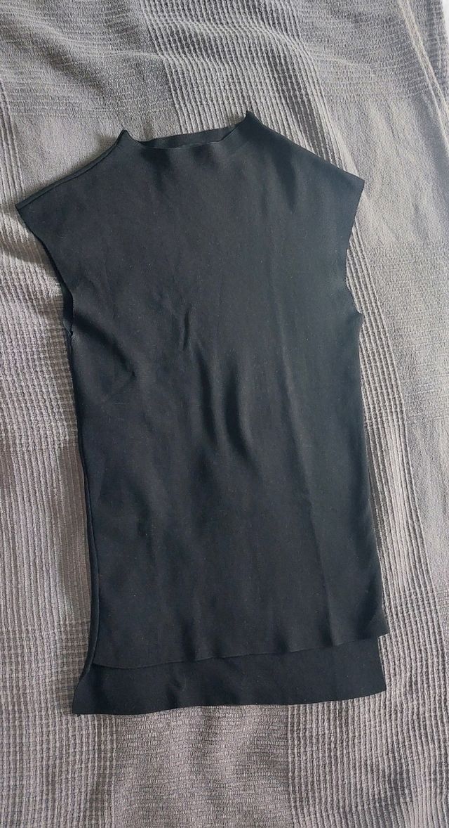 Camiseta negra Zara ajustada