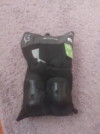 Bicicleta infanti 20 pulgadas + set protecciones