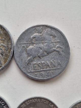 Lote de 62 monedas de Franco, desde 1941.