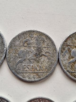 Lote de 62 monedas de Franco, desde 1941.