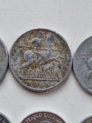 Lote de 62 monedas de Franco, desde 1941.